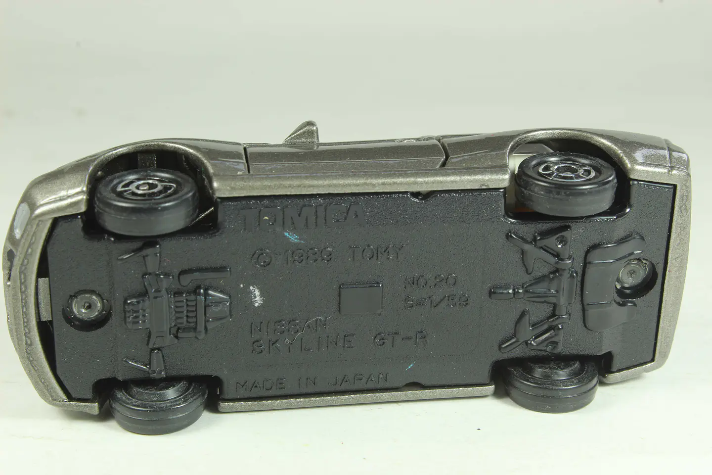 Tomica No. 20 Nissan Skyline GT-R Japan 3