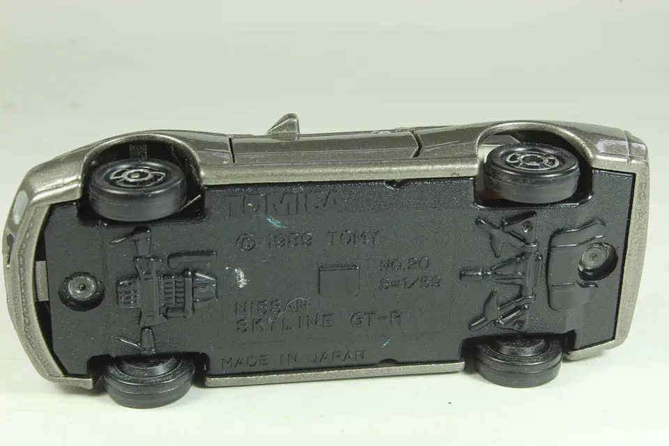 Tomica No. 20 Nissan Skyline GT-R Japan 3