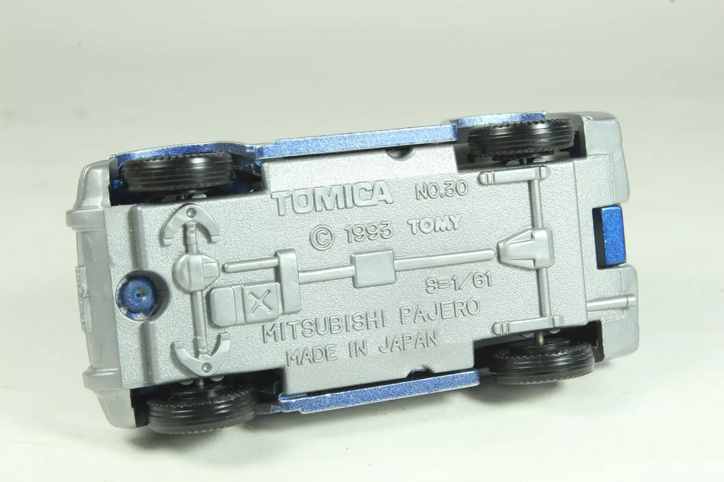 Tomica No. 30 Mitsubishi Pajero Metal Top Japan 3