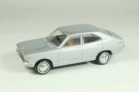 Tomica Limited Vintage LV-N13b Nissan Violet 1400 DX 1/64