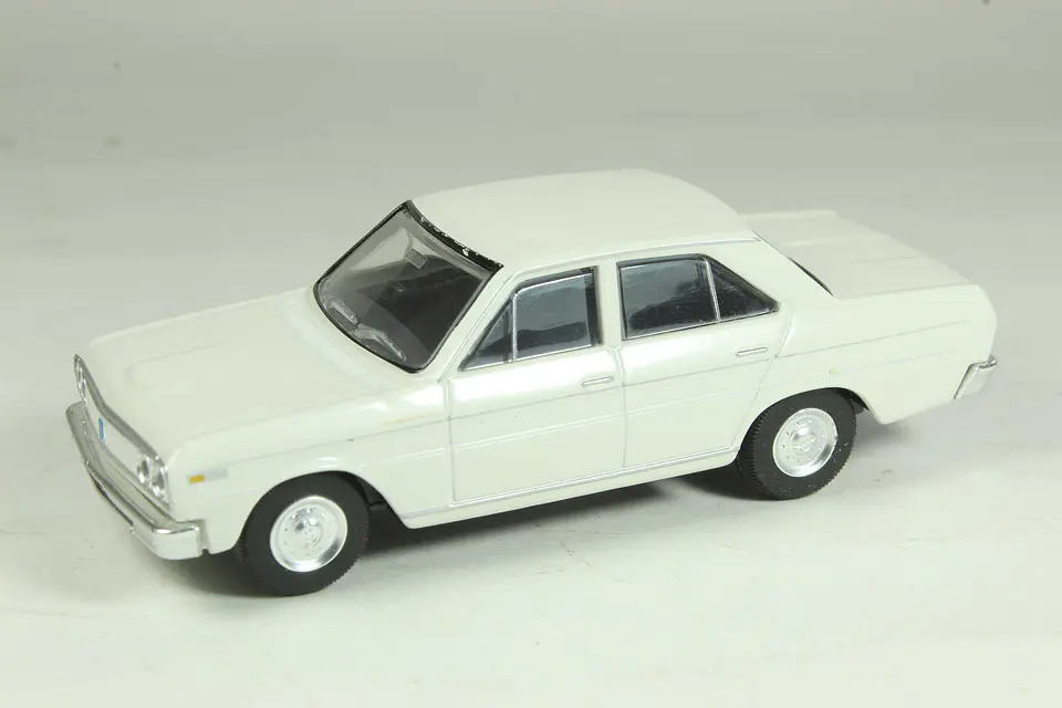 Tomica Limited Vintage LV-38a Nissan Cedric Standar 1/64 1