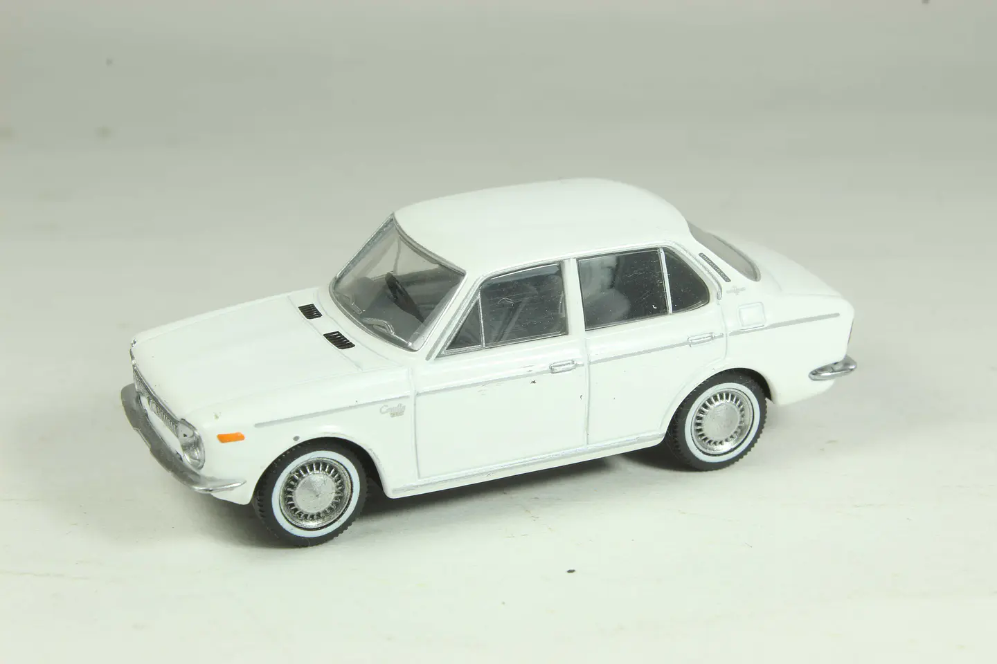 Tomica Limited Vintage LV-58a Toyota Corolla 1200 Sedan 1/64 1