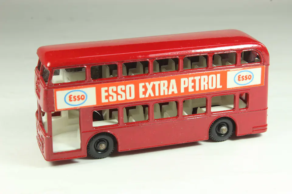 Matchbox Regular Wheels N°74 Daimler Bus England — foto 2 de 6