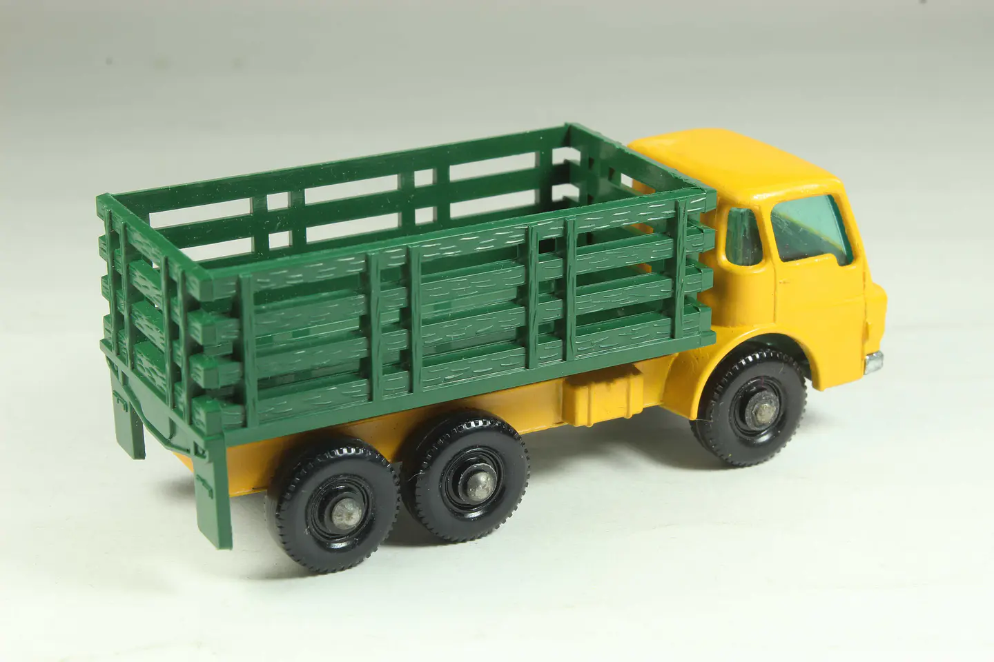 Matchbox Regular Wheels N°4 Stake Truck England — foto 3 de 6