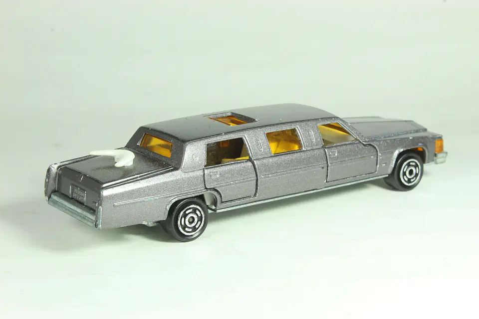 Majorette N° 339 Cadillac Limousine France — foto 2 de 3