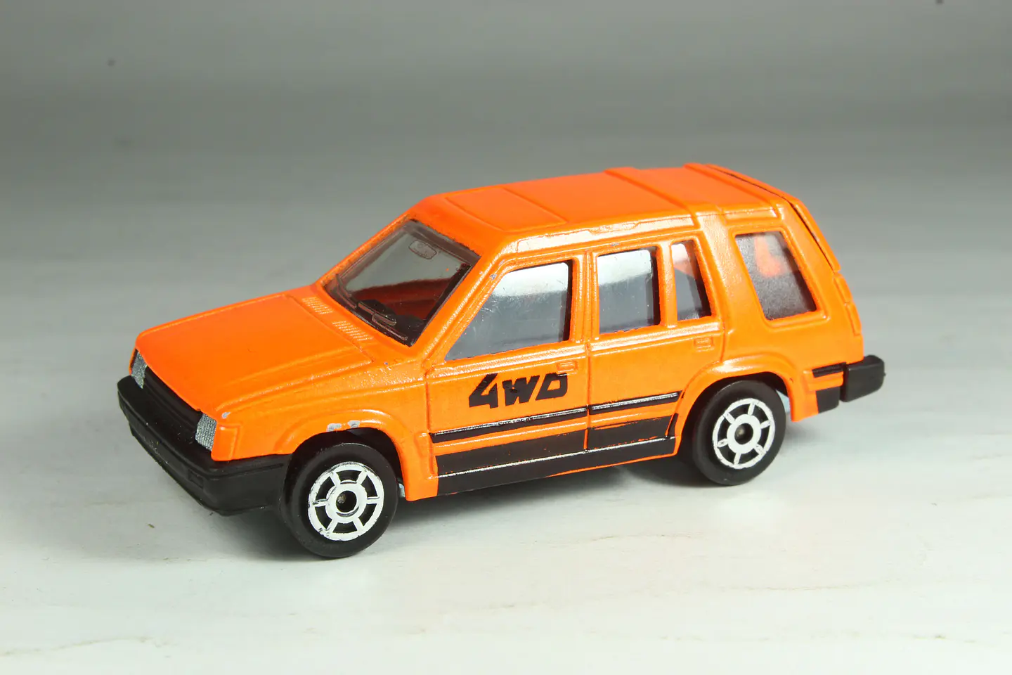 Majorette N° 273 Toyota 4WD France — foto 1 de 3