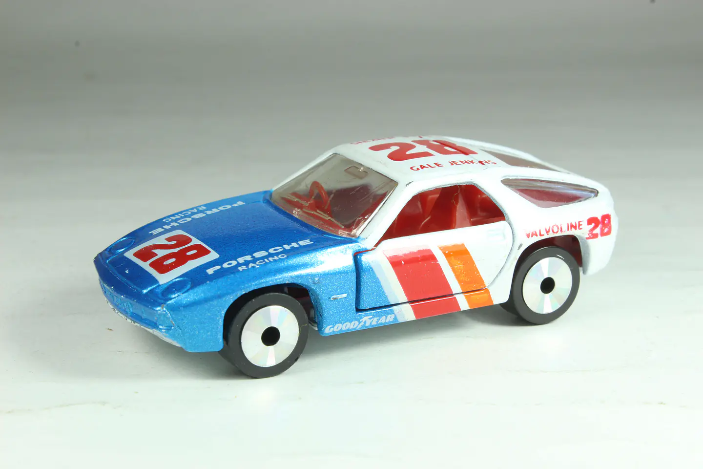 Matchbox Int LW-3 Porsche 928 Macau — foto 1 de 3