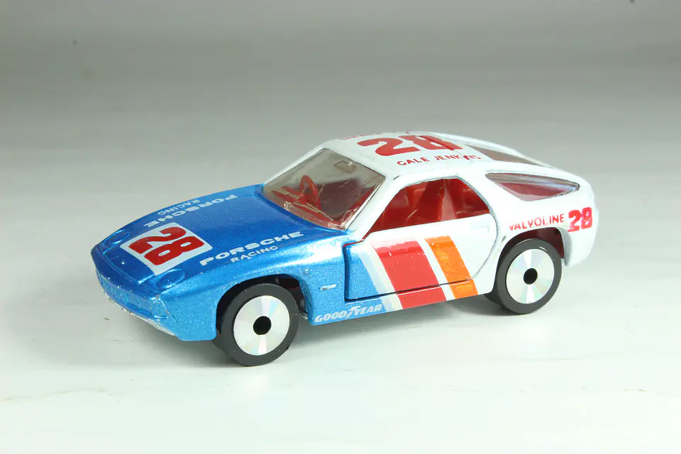 Matchbox Int LW-3 Porsche 928 Macau — foto 1 de 3