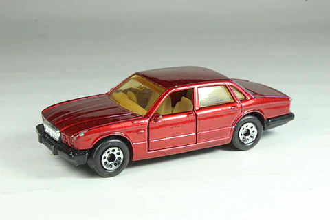 Matchbox Int MB41 Jaguar XJ6 Macau