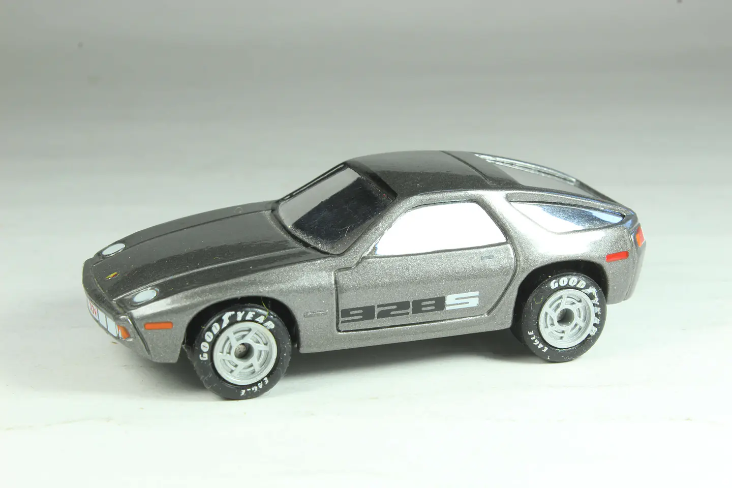 Matchbox Int WC-1 Porsche 928 Macau — foto 1 de 3