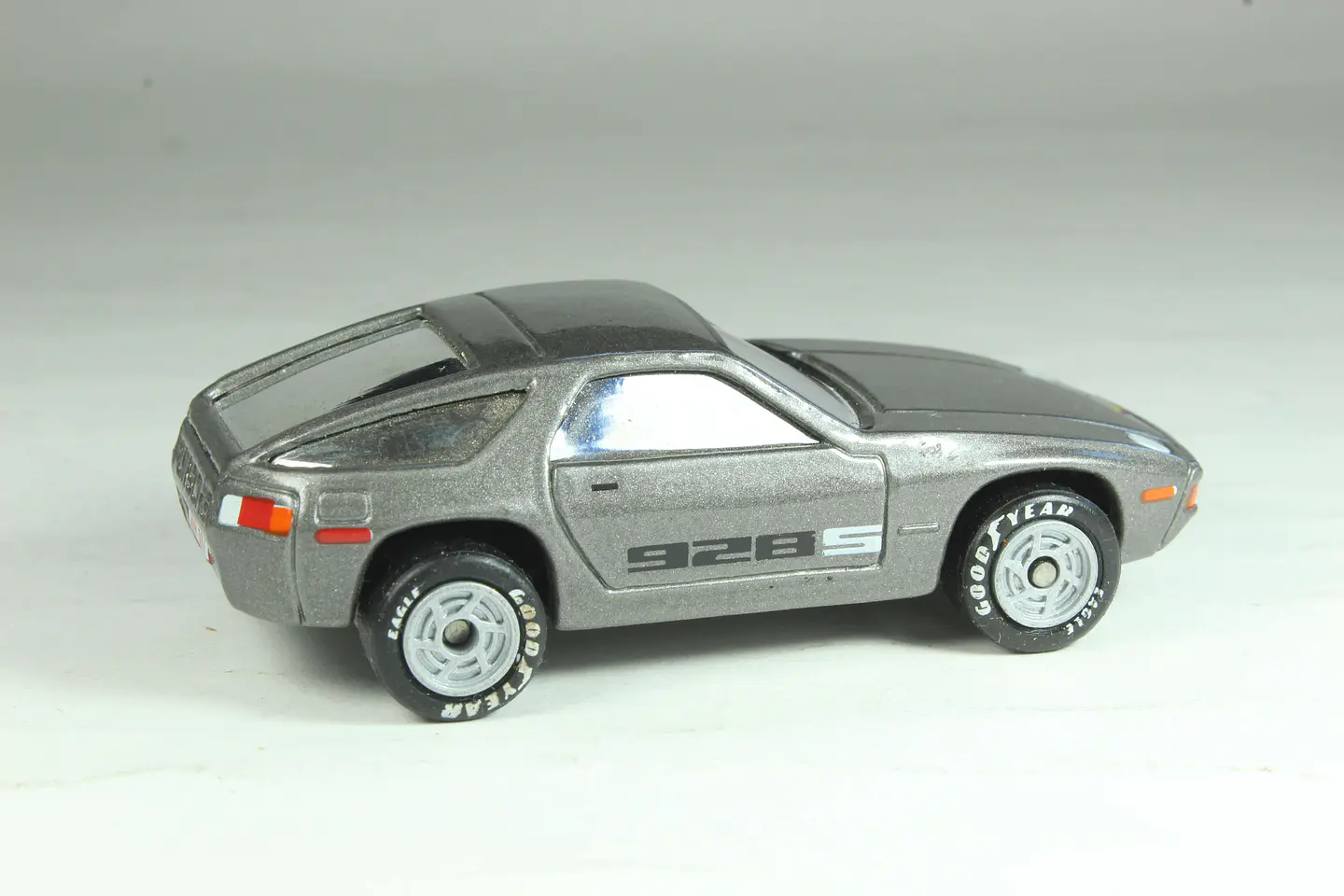 Matchbox Int WC-1 Porsche 928 Macau — foto 2 de 3