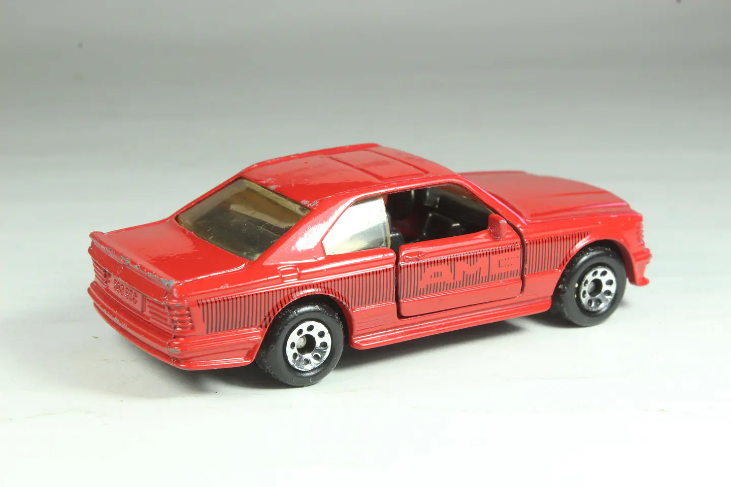 Matchbox Int MB43 Mercedes 500 SEC Macau — foto 2 de 3