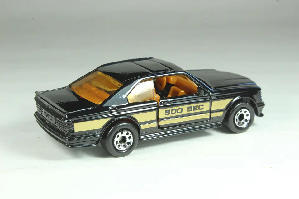 Matchbox Int MB43 Mercedes 500 SEC Macau — foto 2 de 3