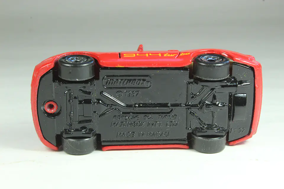 Matchbox Int MB71 Porsche 944 Turbo Macau — foto 3 de 3