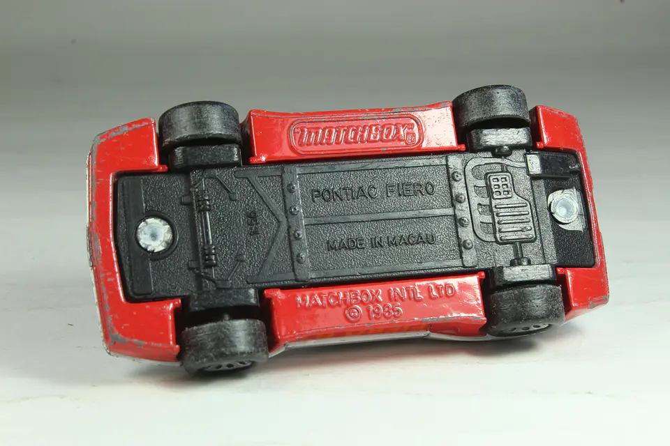 Matchbox Int MB2 Pontiac Fiero Macau — foto 3 de 3