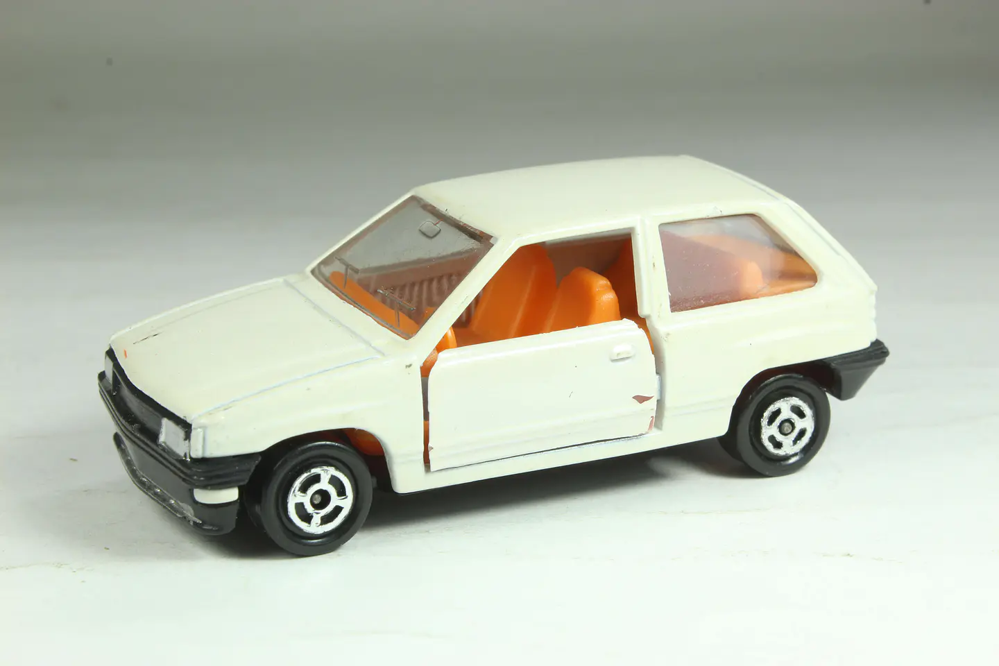 Guisval Opel Corsa Spain — foto 1 de 3