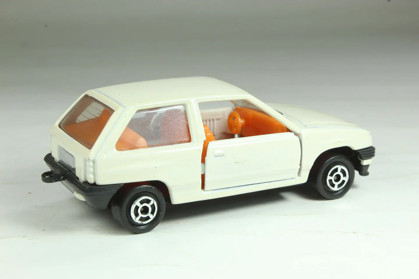 Guisval Opel Corsa Spain — foto 2 de 3