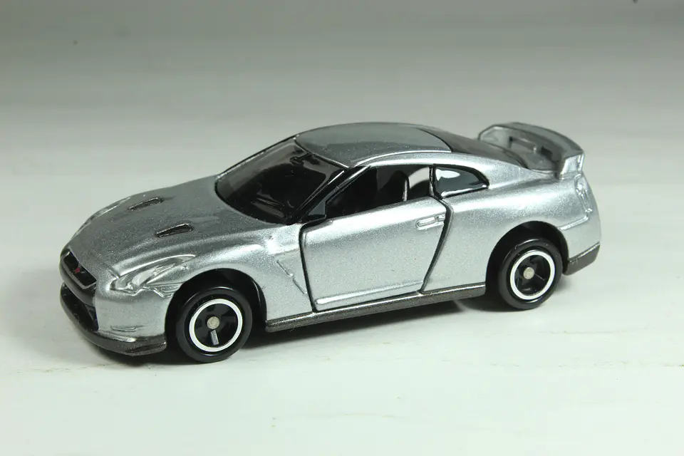 Tomica No. 94 Nissan GT-R — foto 2 de 3