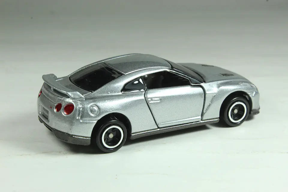 Tomica No. 94 Nissan GT-R — foto 3 de 3