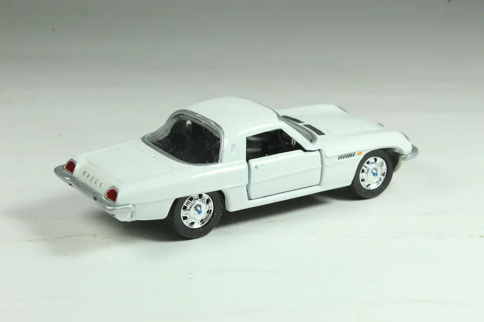 Tomica Limited No. 0002 Mazda Cosmo Sport — foto 4 de 4