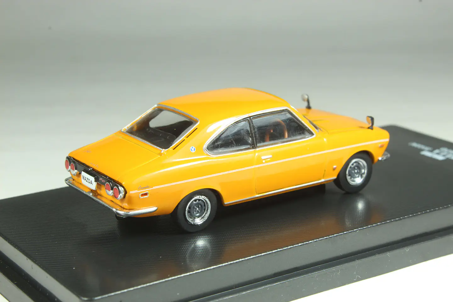 DeAgostini N° 38 Mazda Capella (S122A) 1970 — foto 3 de 3