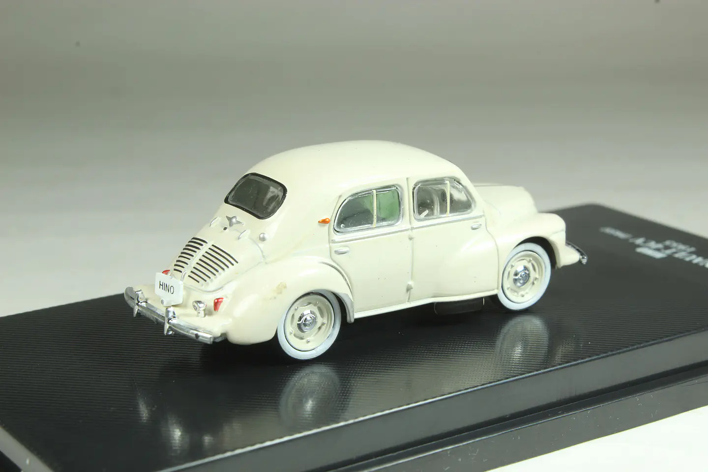 DeAgostini N° 48 Hino Renault 4CV (PA55) 1955 — foto 3 de 3