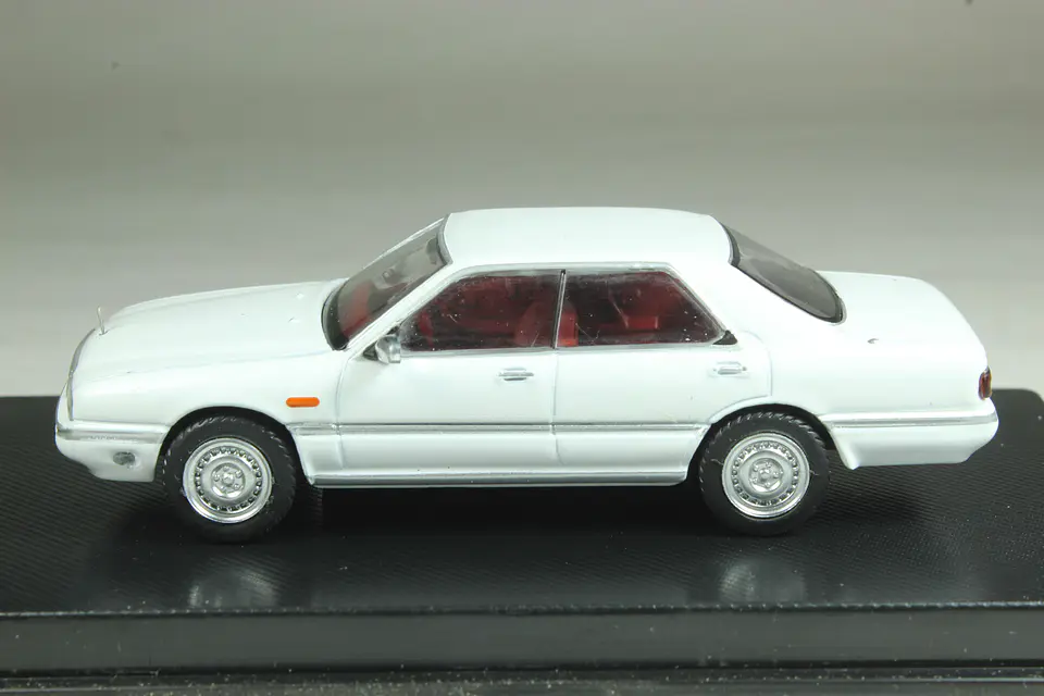 DeAgostini N° 37 Nissan Cima (FPY31) 1988 — foto 2 de 3