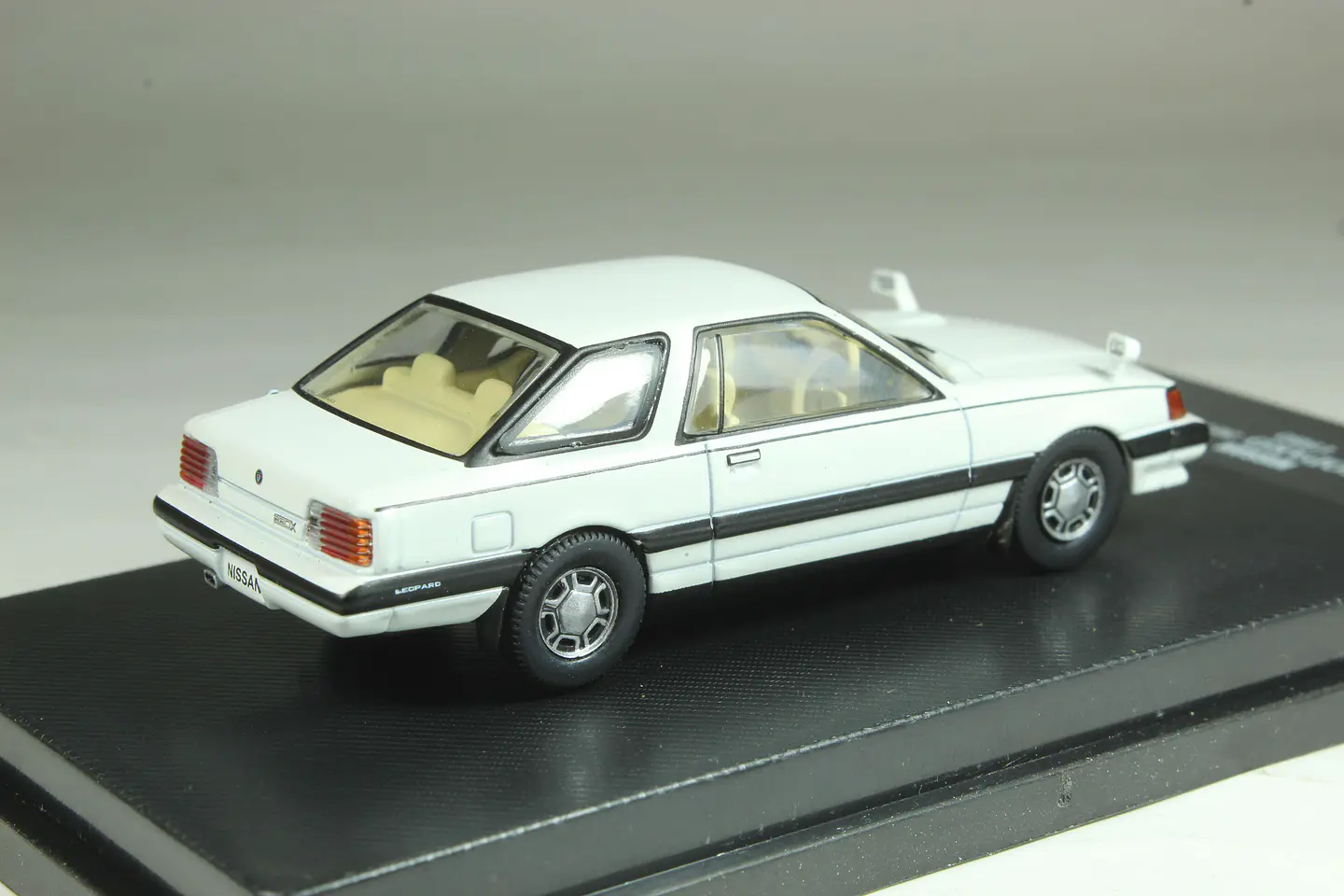 DeAgostini N° 50 Nissan Leopard (HF30) 1980 — foto 3 de 3
