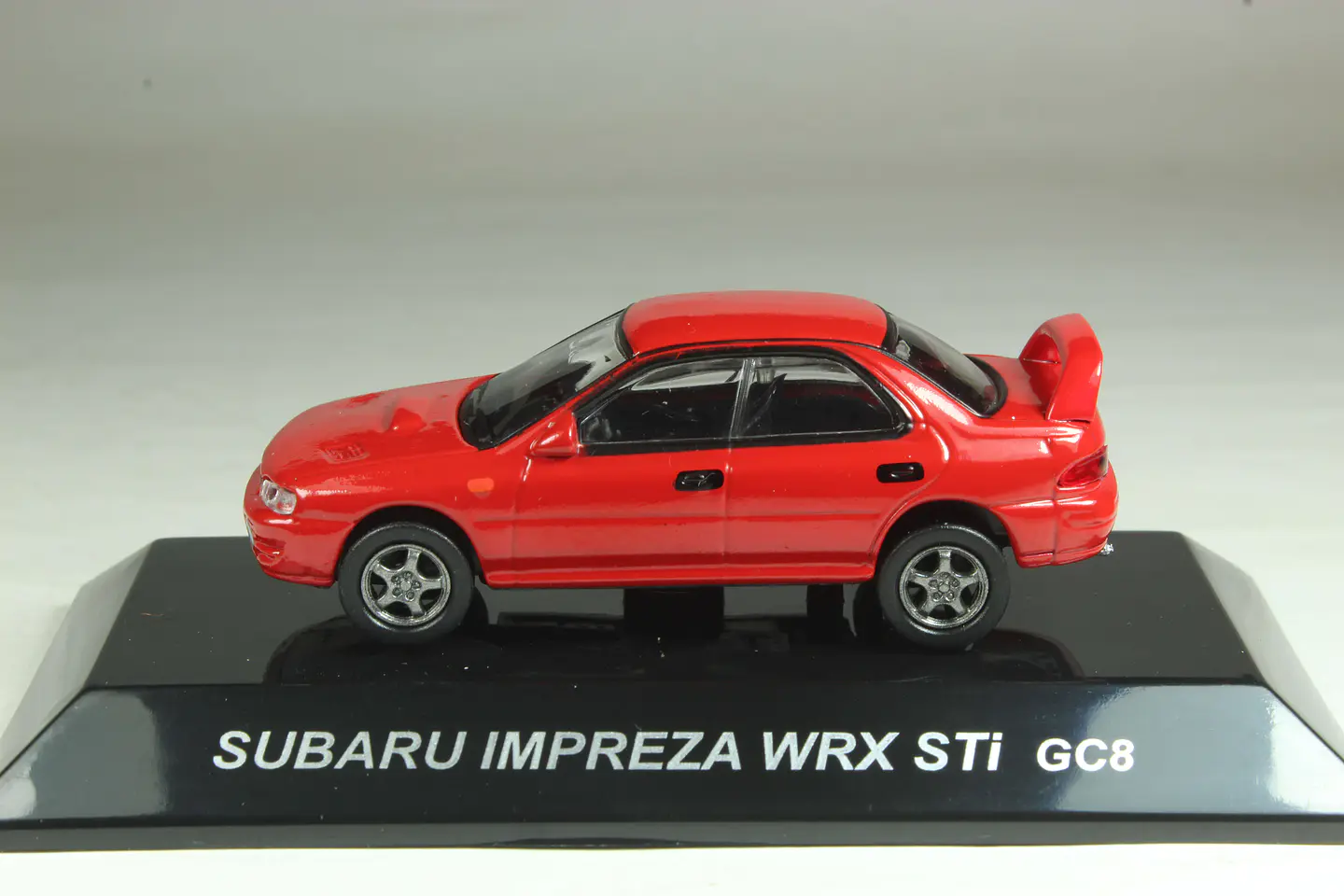 CM's Subaru Impreza WRX Sti GC8 — foto 2 de 3