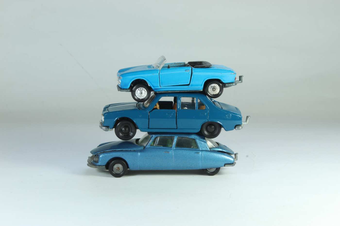Autos de calle – miniaturas a escala