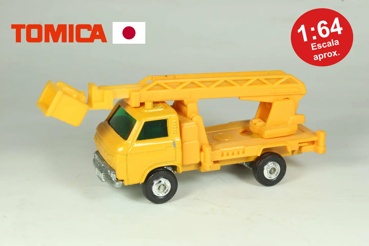 Tomica No. 88 Nissan Caball Skymaster Japan — foto 1 de 4