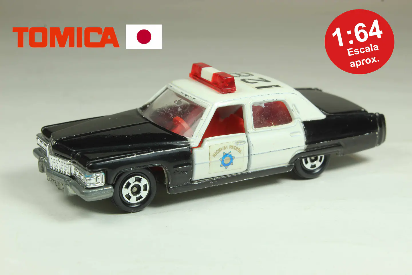 Tomica No. F51 Cadillac Police Car Japan (Negro) — foto 1 de 3