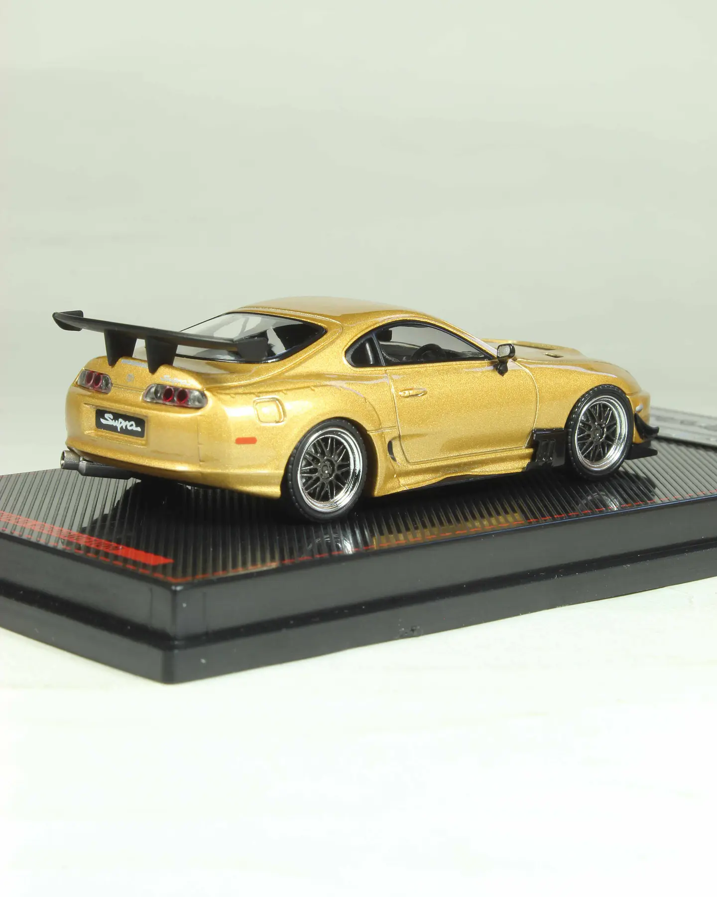 Ignition Model Toyota Supra (JZA80) RZ — foto 3 de 4