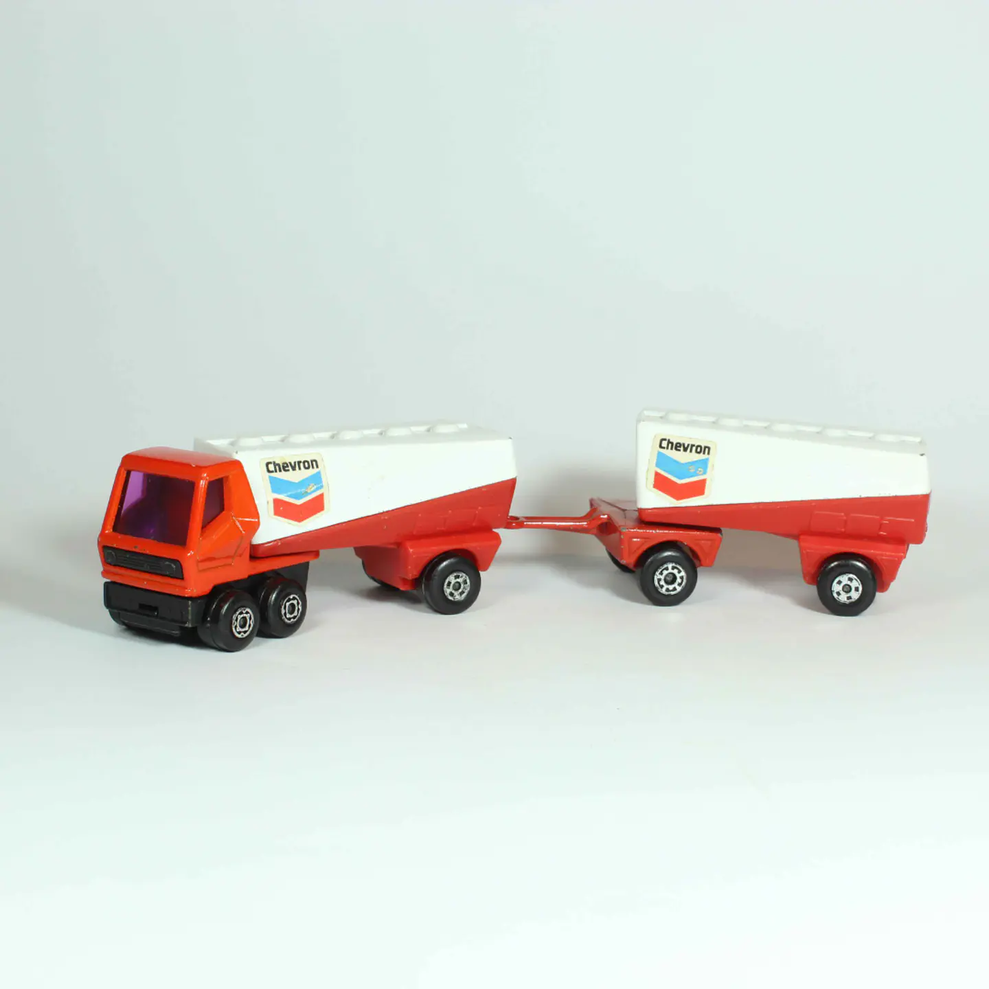 Matchbox Superfast TP-17 Freeway Gas Tanker & Trailer England — foto 1 de 3