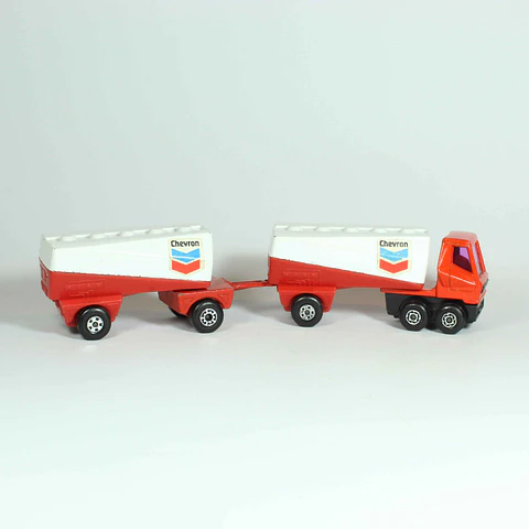 Matchbox Superfast TP-17 Freeway Gas Tanker & Trailer England