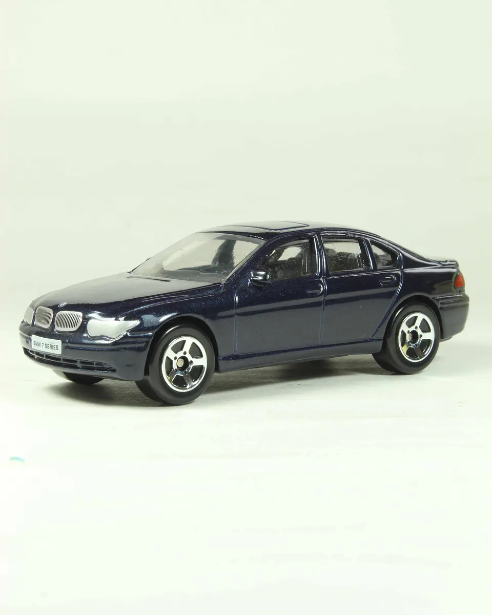 Realtoy BMW 7 Series — foto 1 de 3