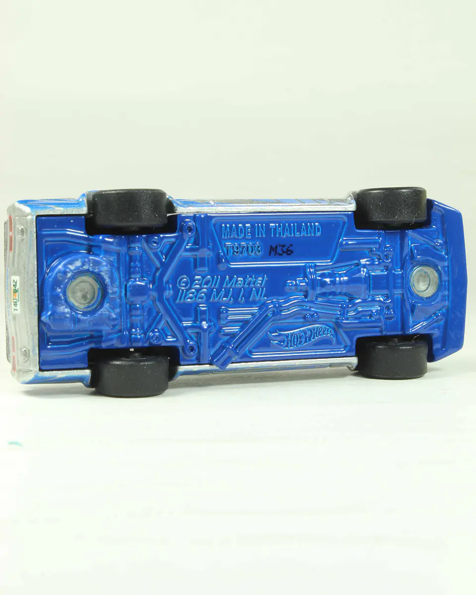Hot Wheels Nissan Skyline 2000GT-R — foto 3 de 3