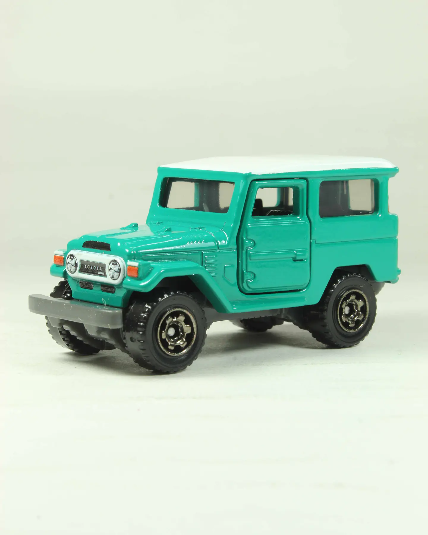 Matchbox Toyota FJ40 — foto 2 de 4