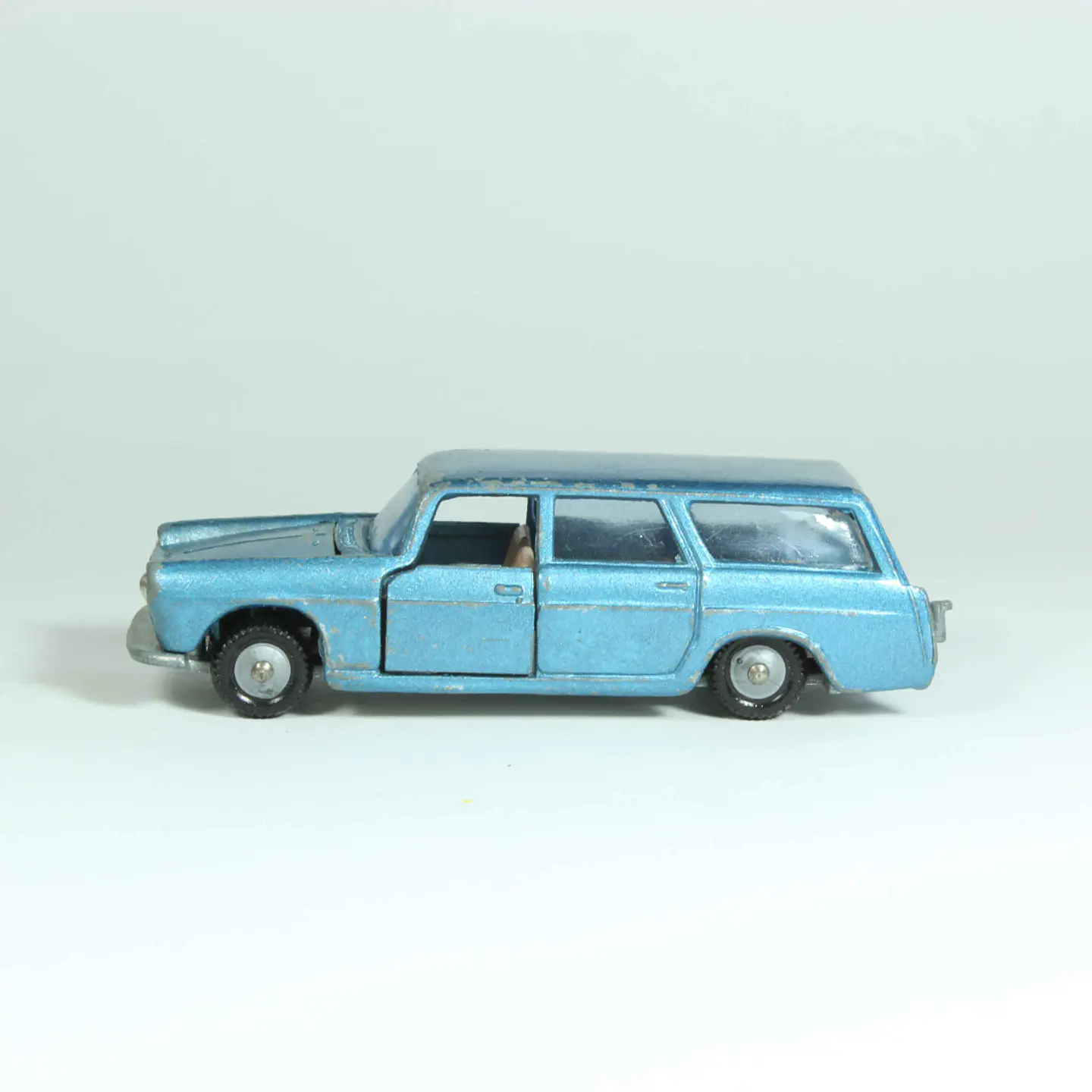 Majorette N° 206 Peugeot 404 France — foto 3 de 4