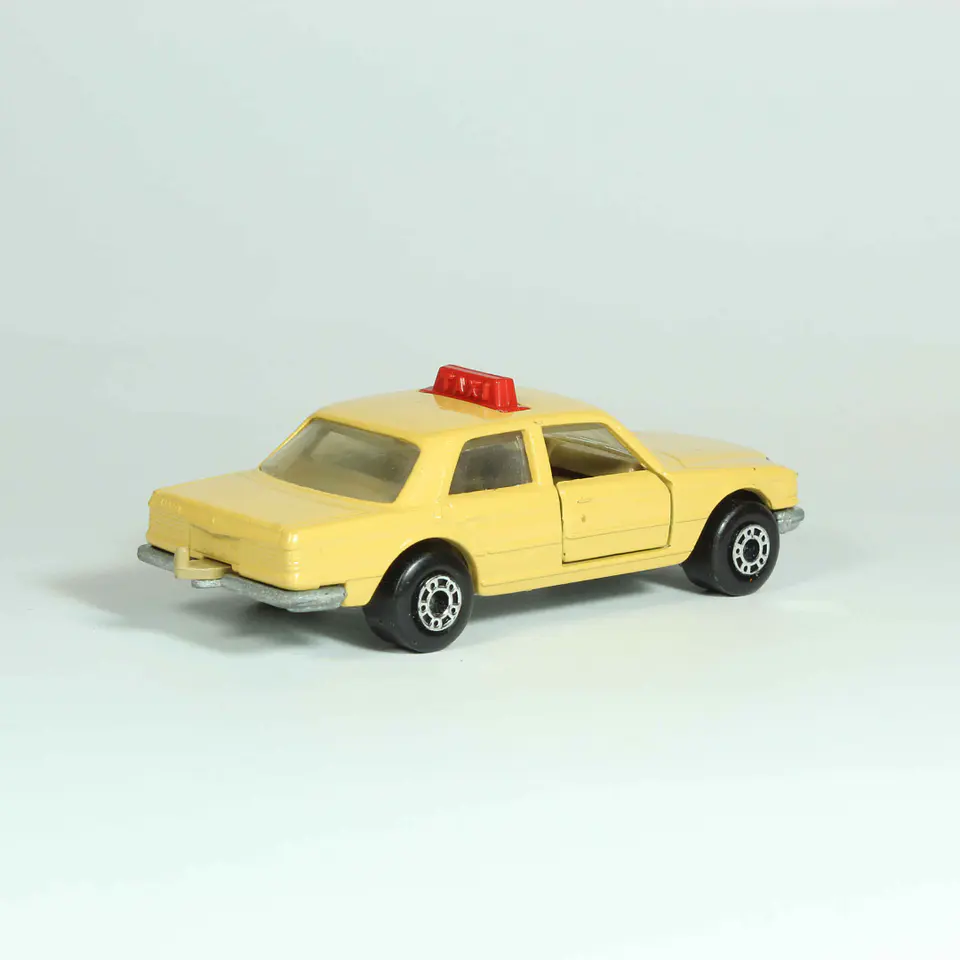 Matchbox Superfast N° 56 Mercedes 450 SEL Taxi England — foto 3 de 4