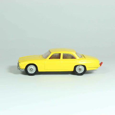 Corgi Juniors Jaguar XJ6 4.2 GT. Britain