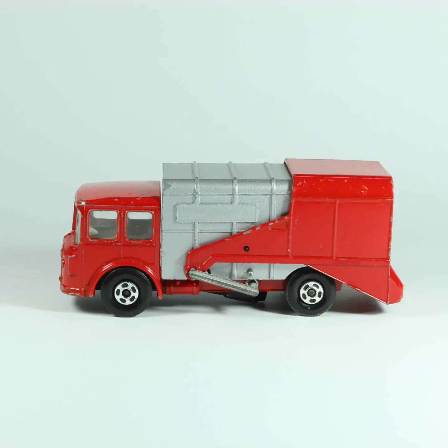 Matchbox Superkings K-7 Refuse Truck England — foto 2 de 5