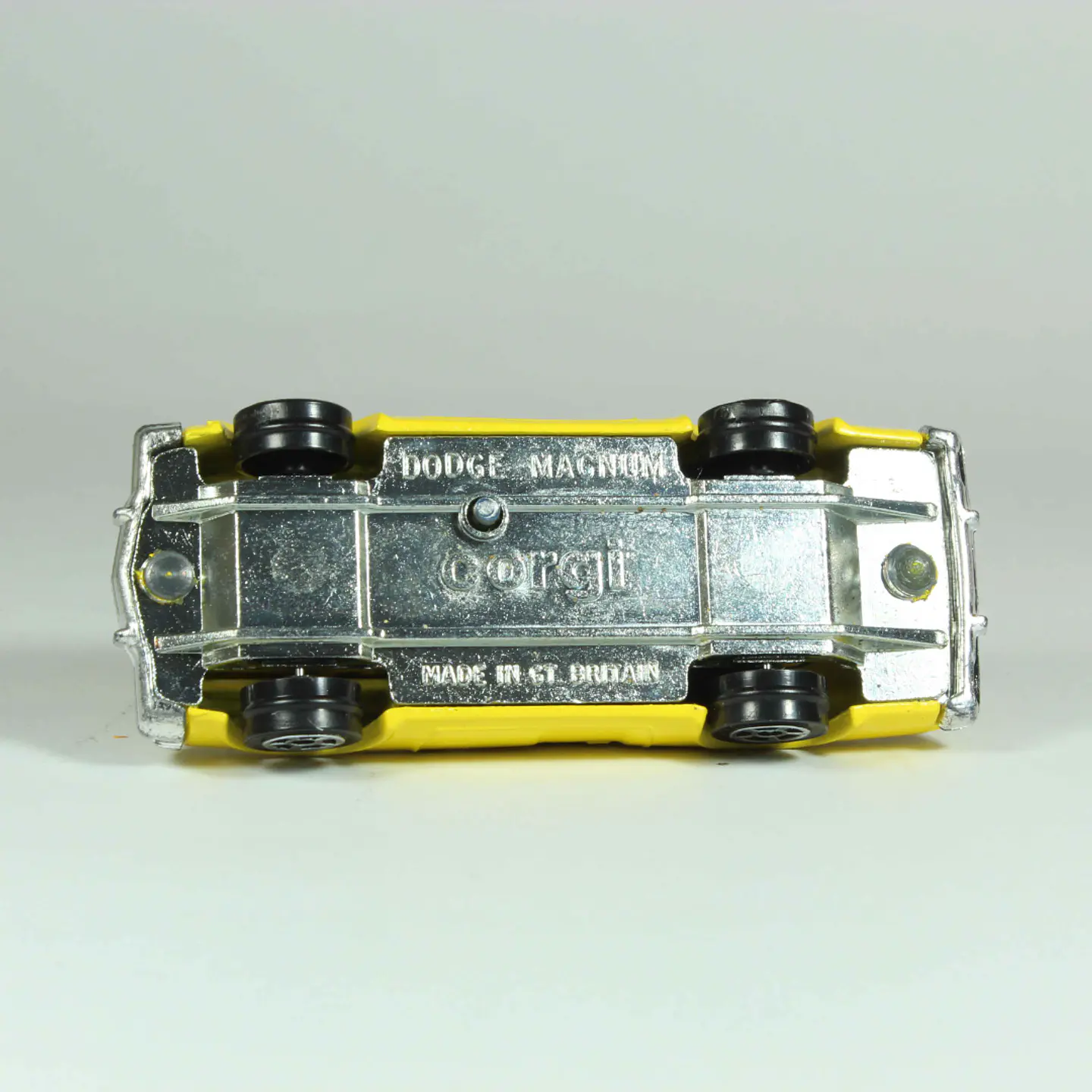 Corgi Dodge Magnum Gt. Britain — foto 4 de 4