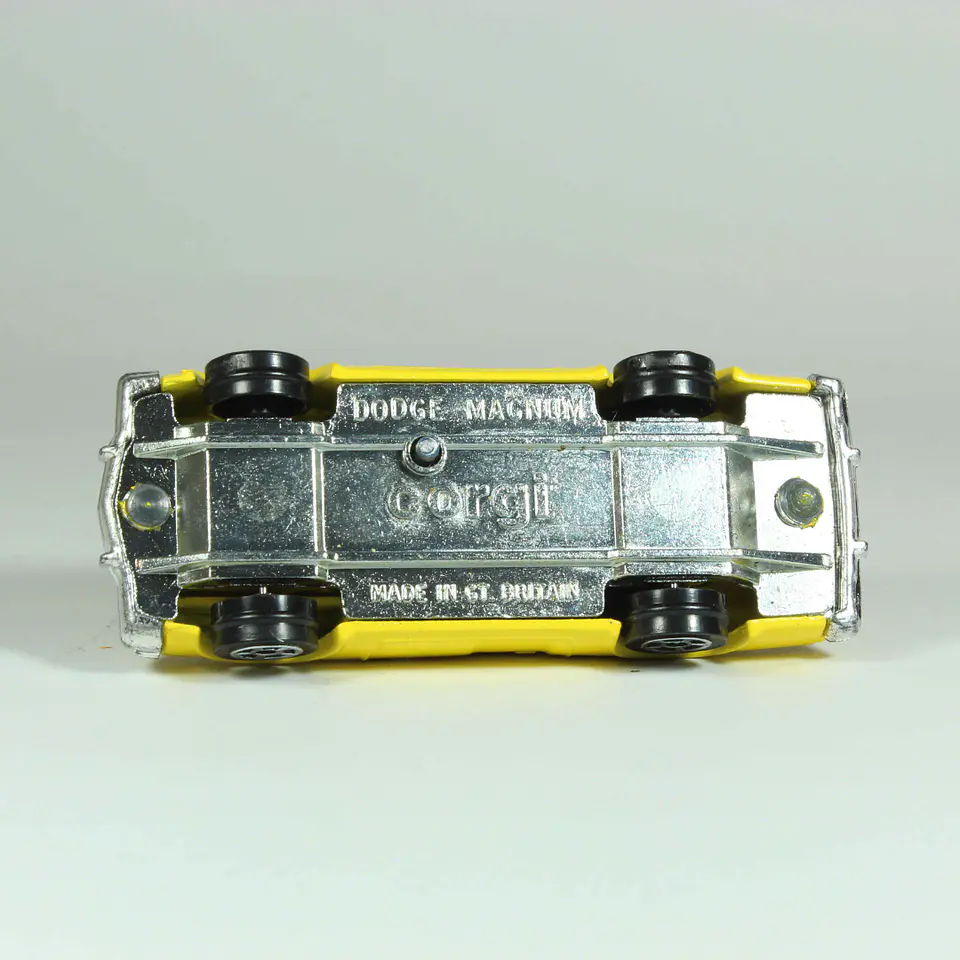 Corgi Dodge Magnum Gt. Britain — foto 4 de 4