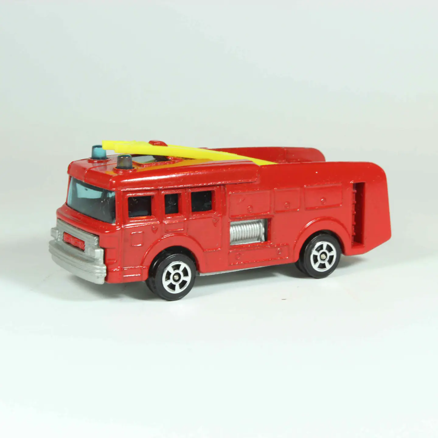 Corgi Juniors ERF Fire Engine Water Tender Gt. Britain — foto 1 de 4