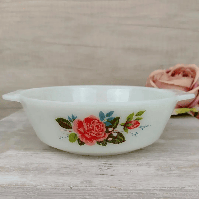 Fuente Pyrex "Cottage Rose", años 70.