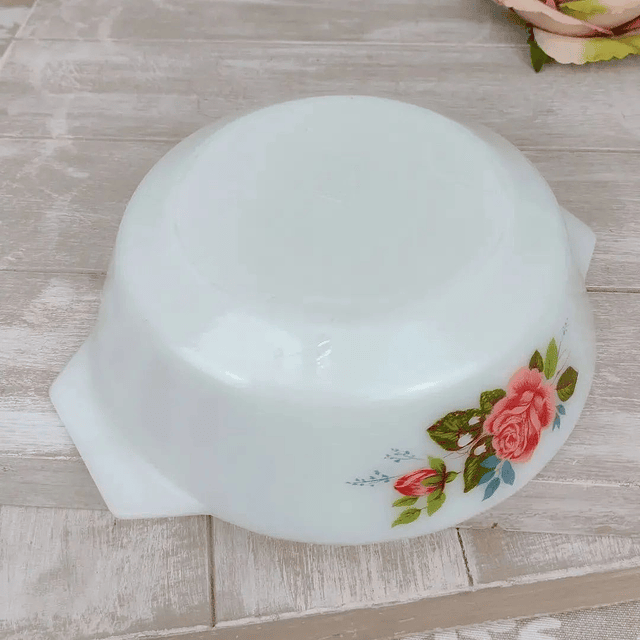 Fuente Pyrex "Cottage Rose", años 70.