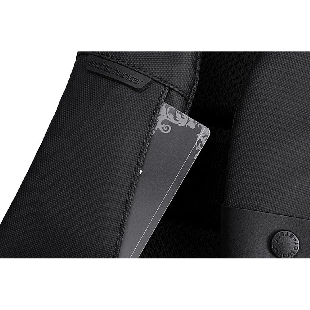 Arctic Hunter B00574 3