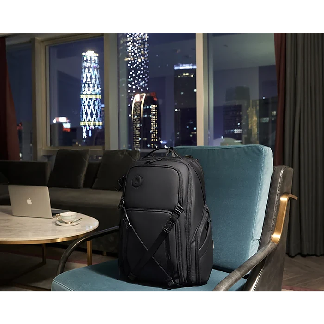 Arctic Hunter B00575 17