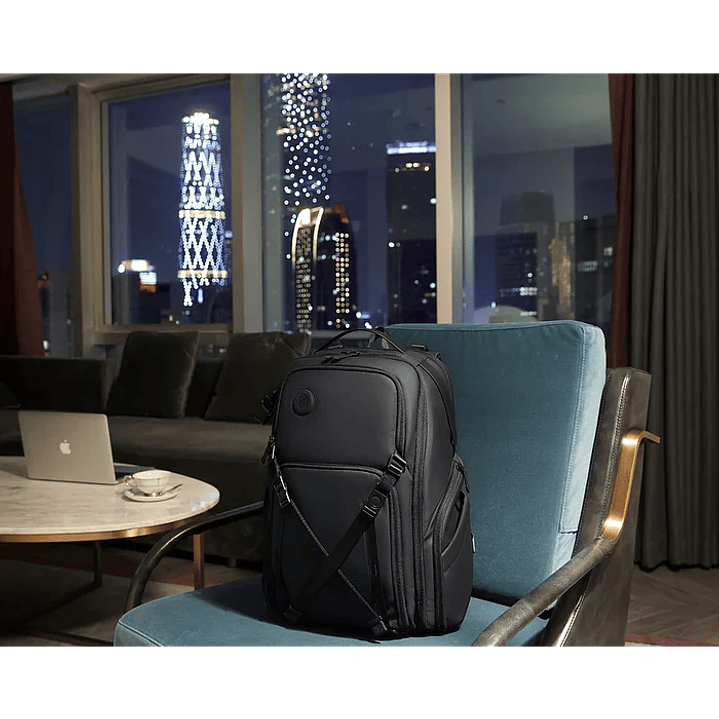 Arctic Hunter B00575 17